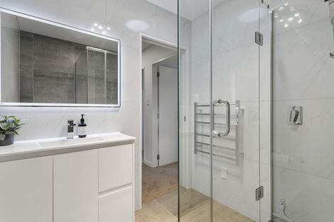 Photo of property in 74b Mckenzie Road, Mangere Bridge, Auckland, 2022