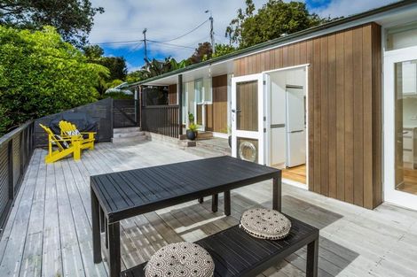 Photo of property in 54 Braemar Road, Castor Bay, Auckland, 0620