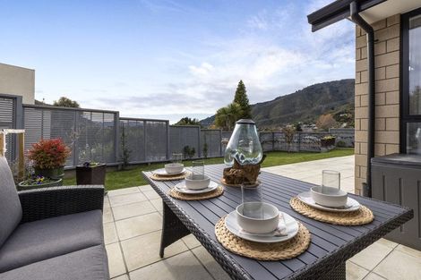 Photo of property in 10 Admiralty Place, Waikawa, Picton, 7220