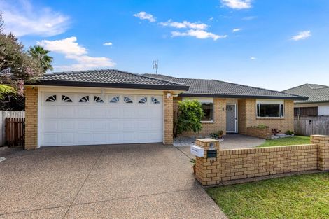 Photo of property in 12 Dan Tori Place, Orewa, 0931