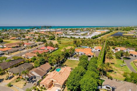 Photo of property in 11 St Clair Place, Browns Bay, Auckland, 0630