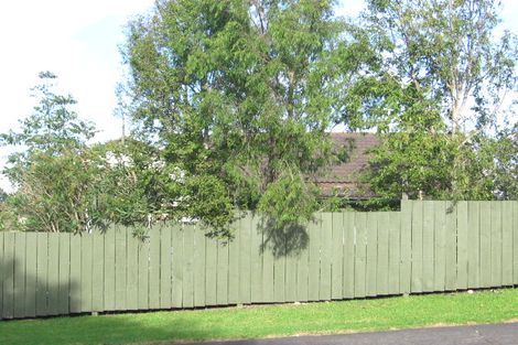 Photo of property in 5 Landow Place, Henderson, Auckland, 0612