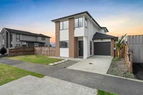 Photo of property in 35 Sapwood Crescent, Takanini, 2110