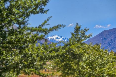 Photo of property in 2 Little Orchard Way, Wanaka, 9382