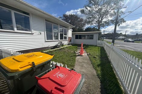 Photo of property in 5 Bird Grove, Stokes Valley, Lower Hutt, 5019