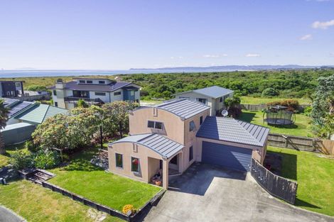 Photo of property in 126 Bream Bay Drive, Ruakaka, 0116