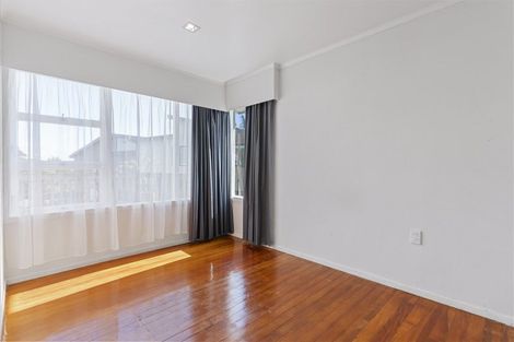 Photo of property in 83 Matipo Road, Mairangi Bay, Auckland, 0630