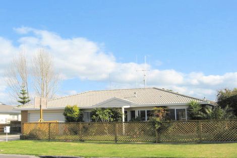 Photo of property in 18 Webb Place, Papamoa Beach, Papamoa, 3118