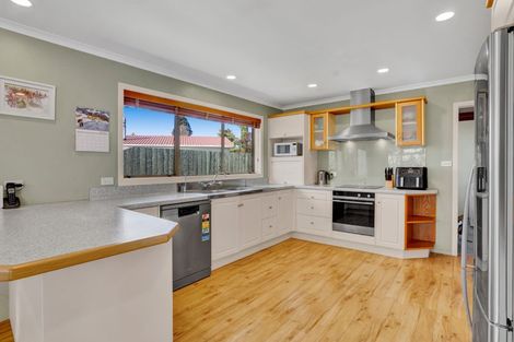 Photo of property in 37 Kowhai Street, Inglewood, 4330