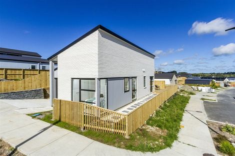 Photo of property in 1 Horokaka Street, Massey, Auckland, 0614