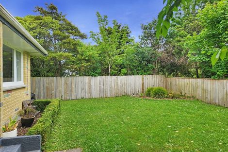 Photo of property in 2/5 Coates Grove, Silverstream, Upper Hutt, 5019