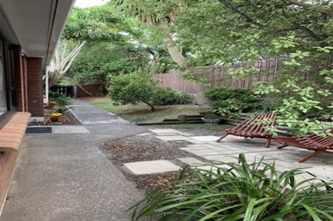 Photo of property in 37 Ridgemount Rise, Mangere Bridge, Auckland, 2022