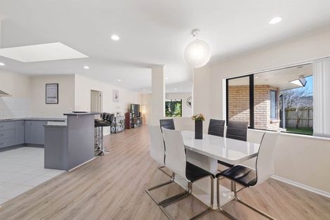 Photo of property in 18 Brittany Drive, Henderson, Auckland, 0612