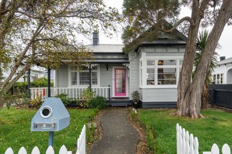 Photo of property in 28 Whites Line West, Woburn, Lower Hutt, 5010