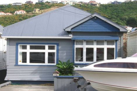 Photo of property in 214 Clyde Street, Island Bay, Wellington, 6023