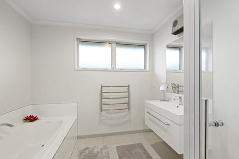 Photo of property in 33 Chandler Way, Rolleston, 7615