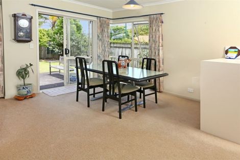 Photo of property in 10 Hillwell Drive, Henderson, Auckland, 0612