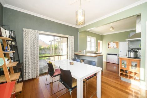 Photo of property in 19 Franklin Avenue, Hokowhitu, Palmerston North, 4410
