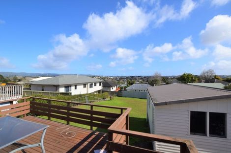 Photo of property in 25 Kirrie Avenue, Te Atatu South, Auckland, 0610