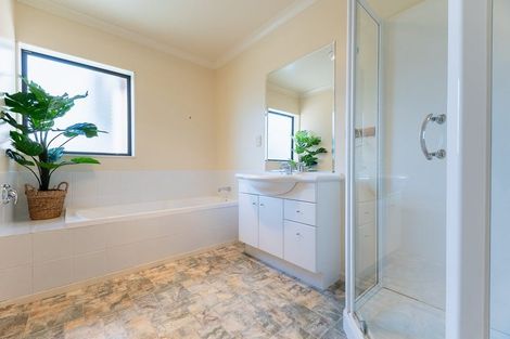 Photo of property in 159 Pukenamu Road, Te Horo, Otaki, 5581