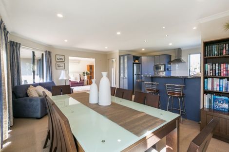 Photo of property in 11 Fairview Place, Havelock North, 4130