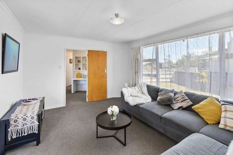 Photo of property in 17 Abraham Crescent, Milson, Palmerston North, 4414