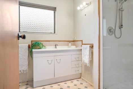 Photo of property in 2/5 Heath Street, Mount Maunganui, 3116