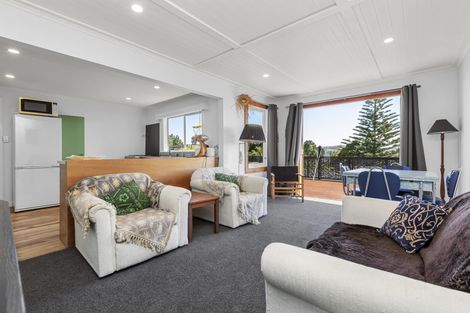 Photo of property in 14 Main Road, Raglan, 3225