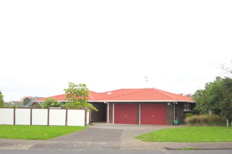 Photo of property in 61 Pigeon Mountain Road, Half Moon Bay, Auckland, 2012