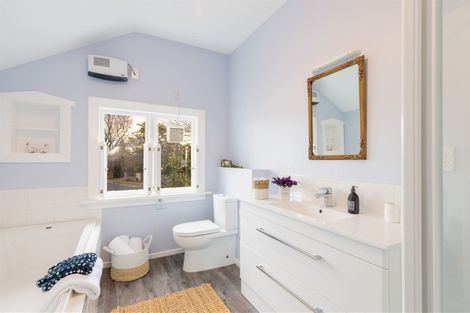 Photo of property in 24 Snowdon Road, Fendalton, Christchurch, 8052