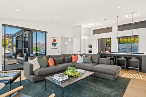 Photo of property in 92 Hensman Road, Queenstown, 9300