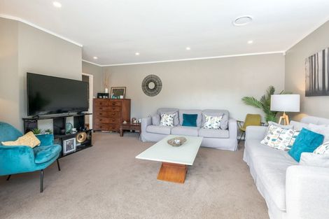 Photo of property in 4 Birman Close, Half Moon Bay, Auckland, 2012