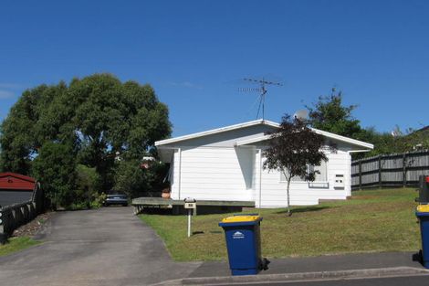 Photo of property in 18 Jumento Place, Unsworth Heights, Auckland, 0632