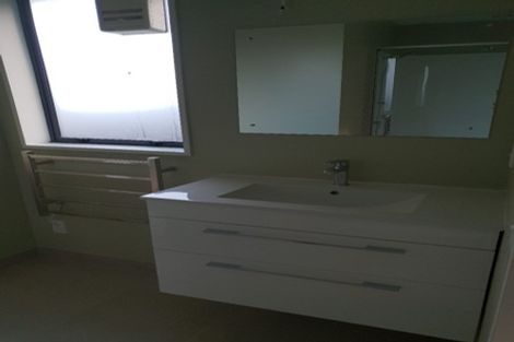 Photo of property in 32 Berkshire Drive, Avonhead, Christchurch, 8042