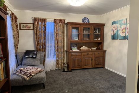 Photo of property in 27 Paddington Grove, Karori, Wellington, 6012