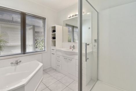 Photo of property in 11 Freshney Place, Hillpark, Auckland, 2102