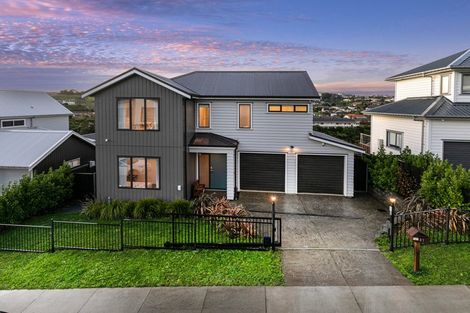 Photo of property in 41 Maka Terrace, Orewa, 0931