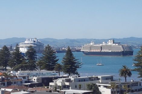 Photo of property in 2/6 Marine Parade, Mount Maunganui, 3116