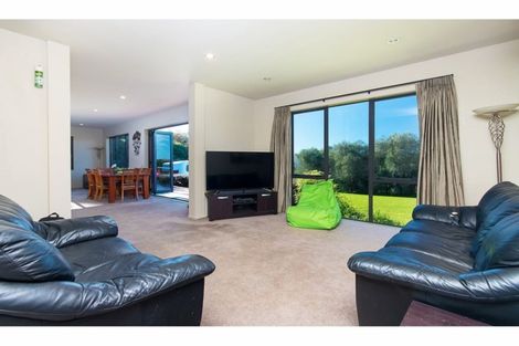 Photo of property in 14 Springvale Road, Waiuku, 2123