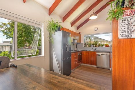 Photo of property in 19 Peppertree Glade, Kelvin Grove, Palmerston North, 4414