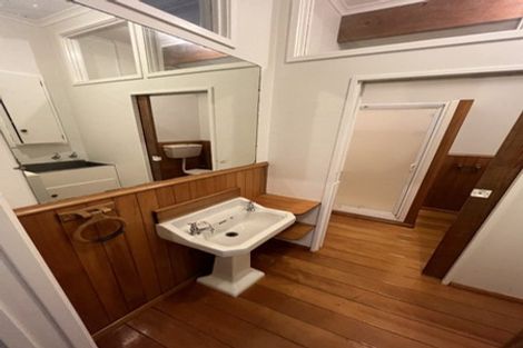 Photo of property in 27 Shannon Street, Mount Victoria, Wellington, 6011