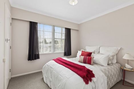 Photo of property in 1/95 Whites Line East, Waiwhetu, Lower Hutt, 5010