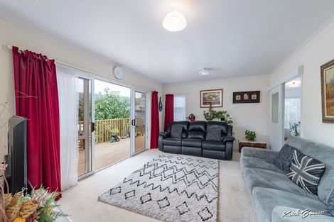 Photo of property in 20 Mahoe Street, Tawa, Wellington, 5028