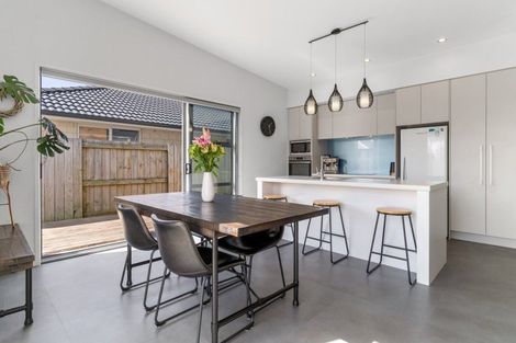 Photo of property in 8 Selliera Place, Papamoa Beach, Papamoa, 3118