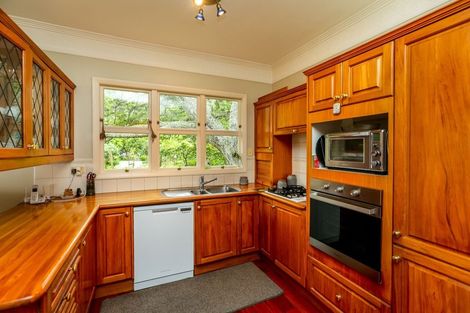 Photo of property in 100 Gover Street, New Plymouth, 4310
