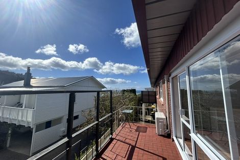 Photo of property in 1/5 Braemar Road, Castor Bay, Auckland, 0620