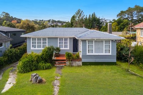 Photo of property in 52 Seymour Road, Sunnyvale, Auckland, 0612