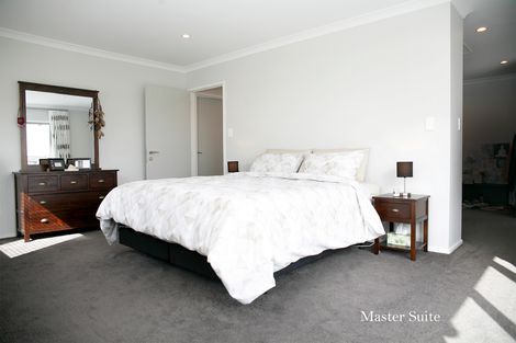 Photo of property in 12 Portofino Point, Karaka, Papakura, 2113