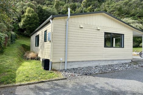 Photo of property in 25 Seaview Crescent, Picton, 7220