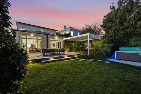 Photo of property in 45 Mozeley Avenue, Devonport, Auckland, 0624